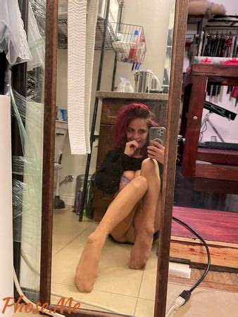 Horny Milf Ashley Taking Pics In Tan Pantyhose Pics Xhamster