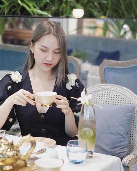 Mẹ xinh như hot girl chia sẻ loạt bí quyết trở thành phiên bản rực rỡ hơn sau khi sinh