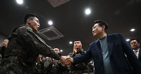 윤석열 대통령 연말연시 맞아 최전방 근무 장병 격려