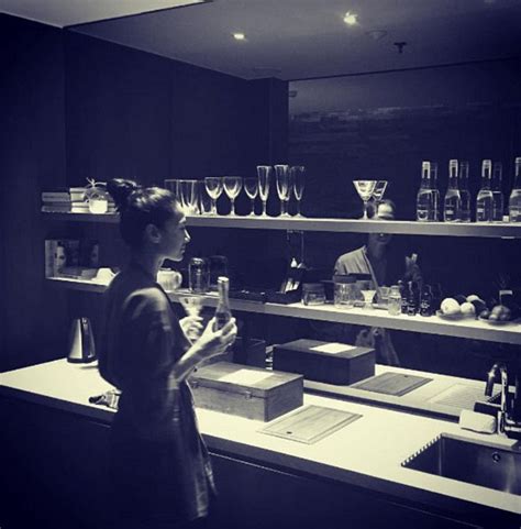 Lindy Klim Shows Off Her Spectacular Abs In Dreamy Bikini Shot Daily Mail Online