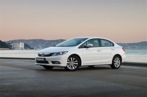 Civic Sedan 4D - автомобили Хонда Цивик
