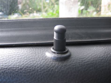 Кнопка замка двери — Lada Приора хэтчбек, 1,6 л, 2010 года | аксессуары ...