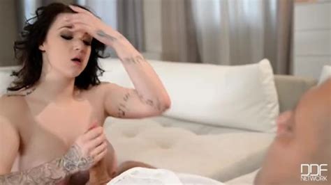 Big Tits Beauty Harmony Reigns Has Huge Orgasm