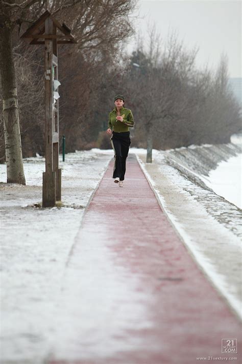 Curvy Aletta Ocean Doing Her Fitness Routine And Flashing Her Tits In Public CoedCherry