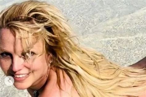Britney Spears Sets Pulses Racing With Latest Set Of Raunchy Nude Beach Snaps The Mirror