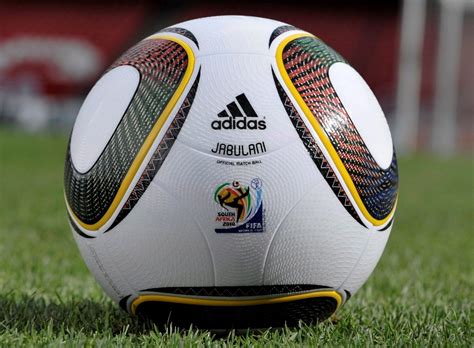 Todos los balones de fútbol desde la primera copa del mundo: Imágenes y ...