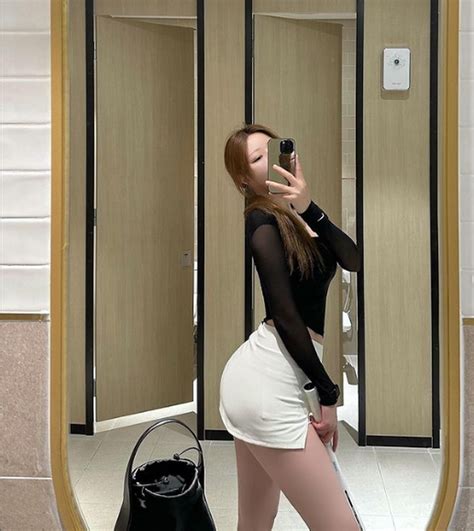 Vóc dáng như tượng tạc của hot girl tỷ nổi tiếng xứ Trung