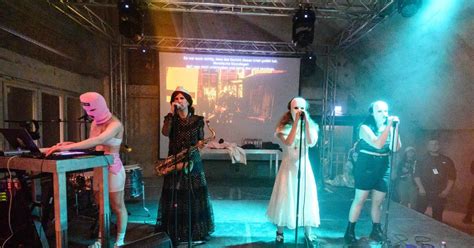 Ucrania Rusia La Integrante De Pussy Riot Lucy Stein En Busca Y