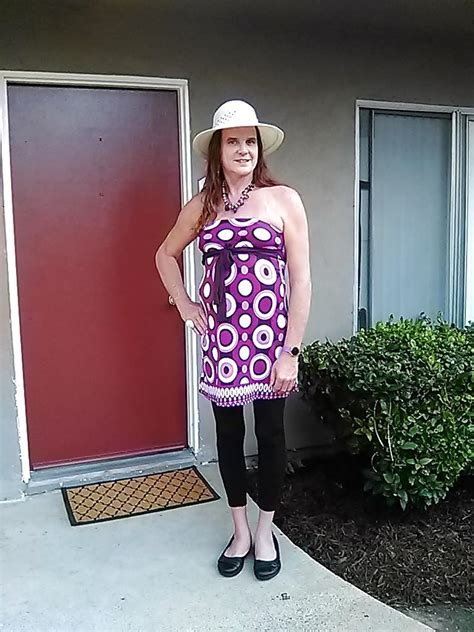 Liz April Non Porn Pics XHamster