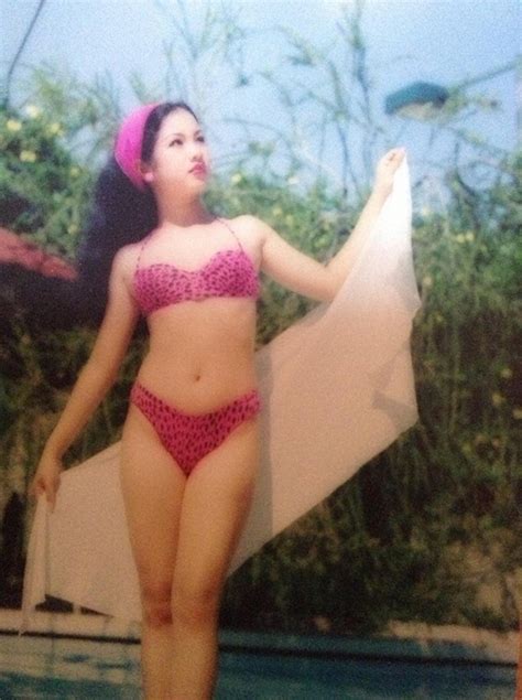 Ảnh bikini cực độc thời tuổi của danh hài Thúy Nga