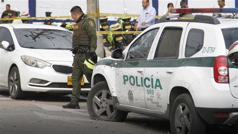 Al Menos Cinco Uniformados Heridos En Atentado Contra La Policía En