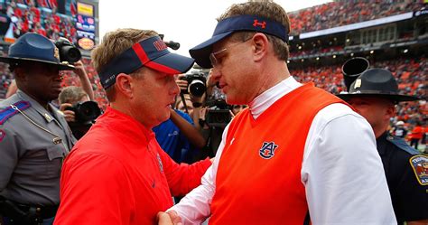Look Gus Malzahn Offers Congratulations Auburn Sweater Vest