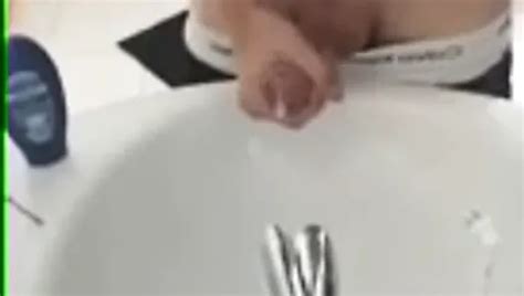 Cumshot Gay Porn Videos 1723 XHamster