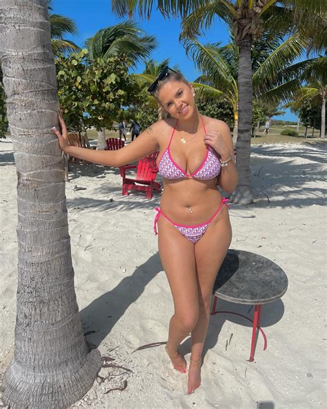 Daly Dacus | pretty in pinkkk🩷 | Instagram