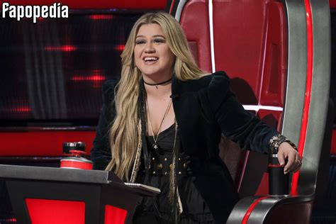 Kelly Clarkson Nude Leaks - Photo #849077 - Fapopedia