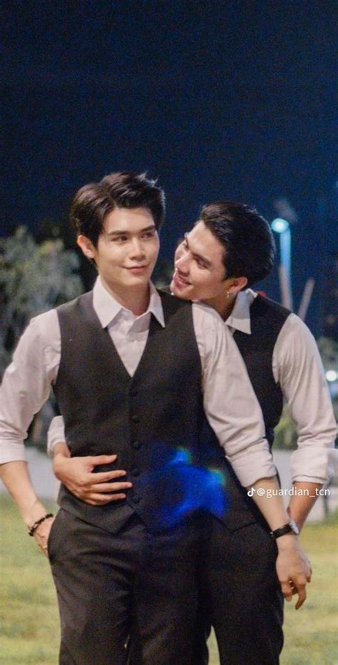 Pin By Elizabeth Carrasco On Love In The Air Cute Gay Couples Cute Gay Cute Couples