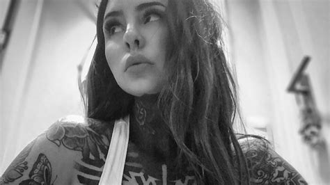 Cande Tinelli mostró su costado más hot en bikini Vengándome la