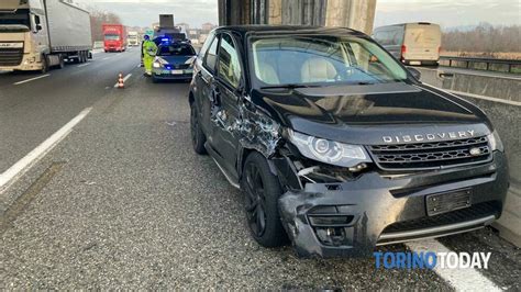 Incidente In Tangenziale A Torino Stura Auto Suv Contro Tir 16