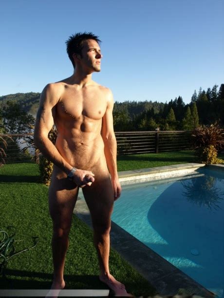 Insatiable Brunette Trystan Bull Jerks Off In The Jacuzzi In The