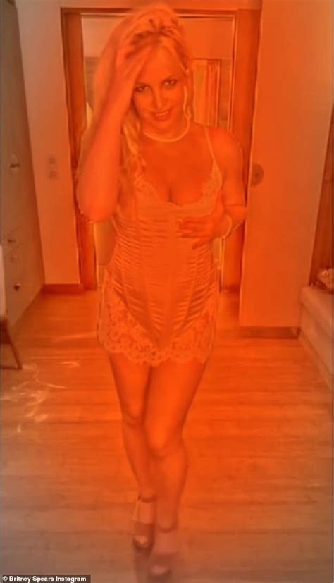 Britney Spears Enjoys Nude Swim In The Ocean During Tropical Getaway