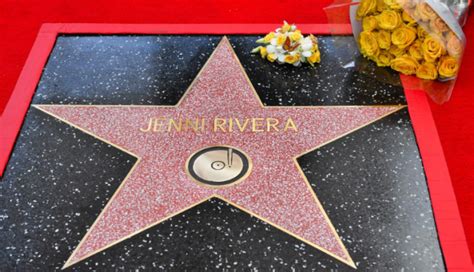 Vandalizan La Estrella De Jenni Rivera En El Paseo De La Fama Voz En Red