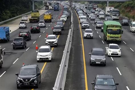 Saat Nataru Korlantan Polri Berlakukan Contraflow Di Tol Berikut