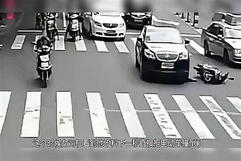 监控：女司机经过路口发生车祸，交警看过监控，怒了监控车祸路口