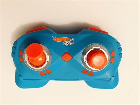 Review Hot Wheels Rc Bladez Drone Racerz Ad The Bear The Fox