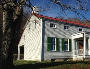 brown  red white wooden farm house  image peakpx