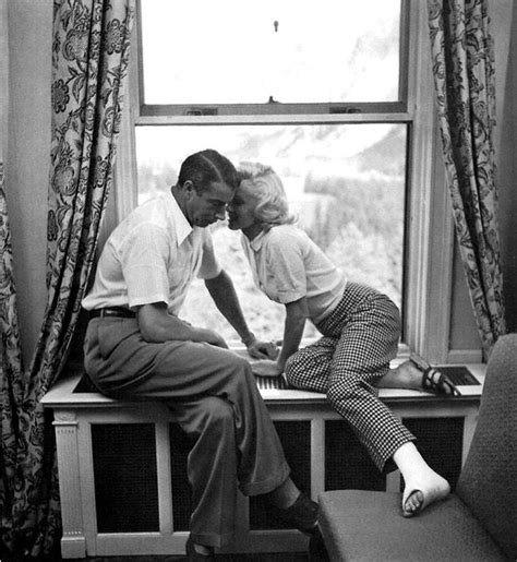 Erkekler Sarışın Sever Sinemanın Yıldızı Marilyn Monroe nun Hayatını Anlatan Blonde Filmini