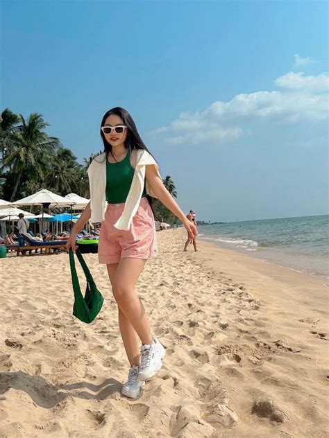 Chẳng dám diện bikini Phương Mỹ Chi đi biển mặc kín như bưng nói lý do ai cũng đồng tình