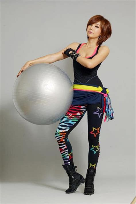 Những bà mẹ như hot girl đốn tim dân mạng