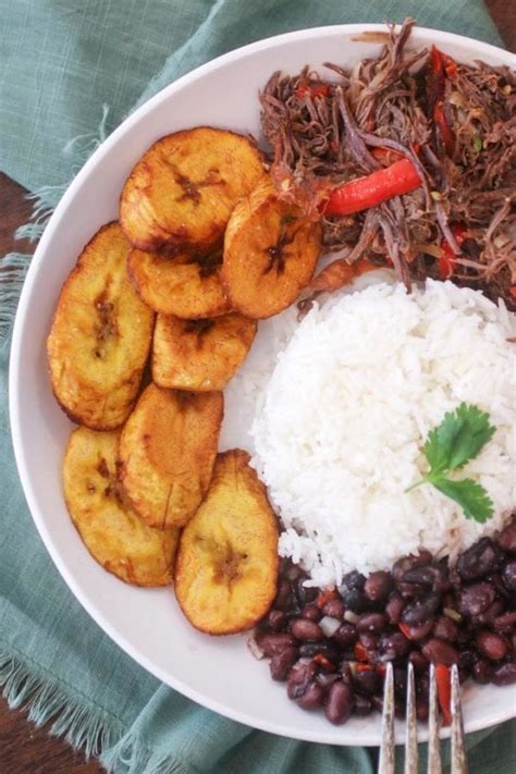 Pabellon Criollo - Traditional Venezuelan Recipe | 196 flavors