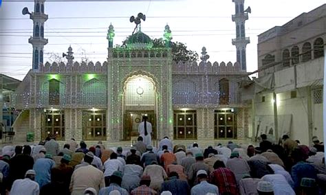 ramadan  pakistan  month  devotion generosity