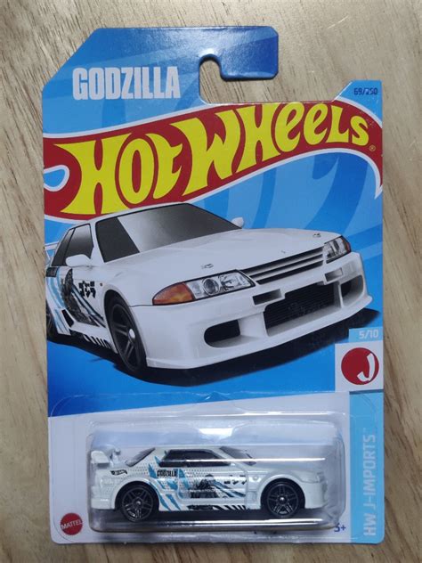 Hot Wheels Nissan Skyline Gt R Godzilla Hobbies Toys Toys Games On Carousell