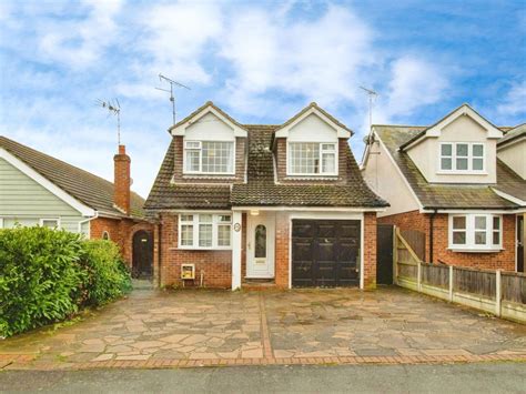 4 Bed Detached House For Sale In Stanley Road Rochford Ss4 £485 000