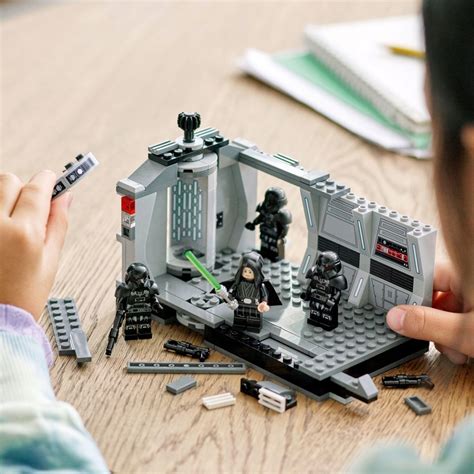 Купить LEGO STAR WARS Атака темных штурмовиков 75324: отзывы, фото и ...