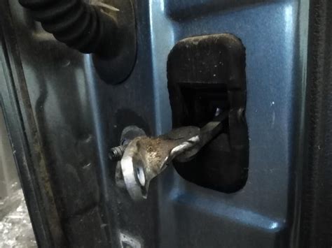 Не работает ограничитель двери рено дастер - 94 фото