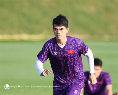 Sớm vào tứ kết châu Á có khác các hot boy U Việt Nam tươi quá