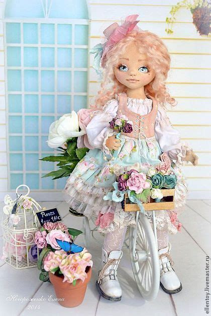 Купить или заказать Вивьен, текстильная кукла в интернет-магазине на ...