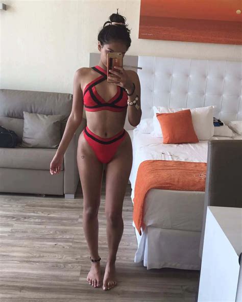 Tight 18 Year Old Indian Babe Scrolller