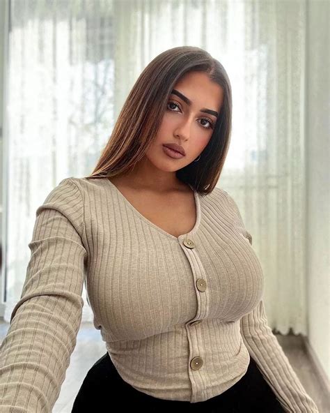 Busty German With Turkish Roots Nudes 2busty2hide NUDE PICS ORG