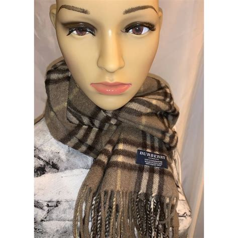 59 Kuvaa Aiheesta Burberry Scarf Made In England