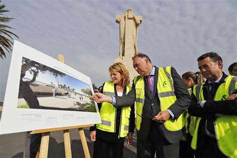 Imágenes de la colocación de la primera piedra de las obras en el