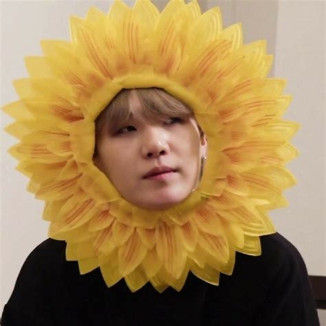 Suga Flor Bts Yoongi Yoongi Min Yoongi