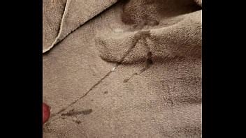 Yo disparando una buena carga después de masturbarme XVIDEOS