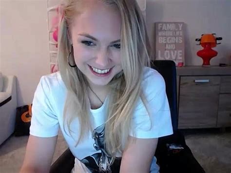 puta siswet masturbándose en vivo webcam sheer siswet XVIDEOS