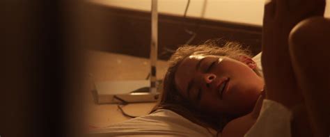 Naked Hannah Hoekstra In The Canal