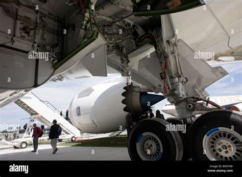 Boeing 787 Dreamliner Landing Gear High Resolution Stock Photography