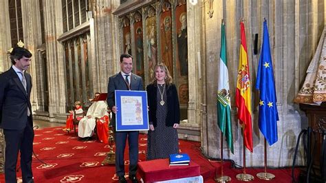 Juanma Moreno Hermano Honorario De La Hermandad Del Roc O De Bruselas